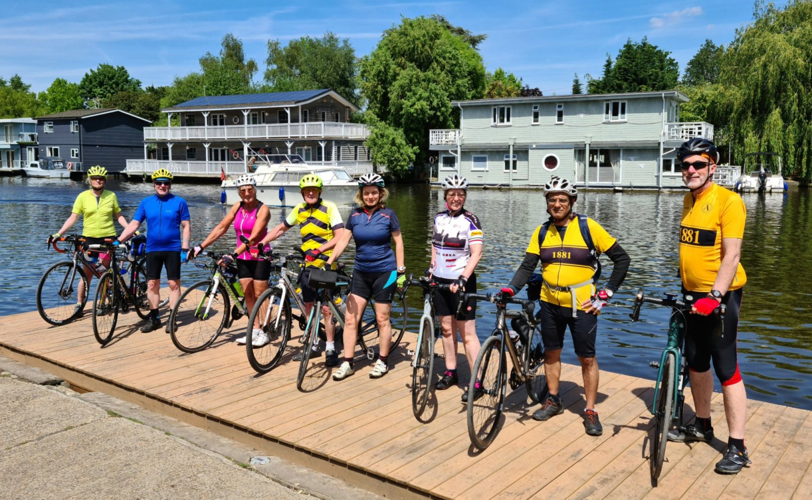 A Thames-side Tea Stop
